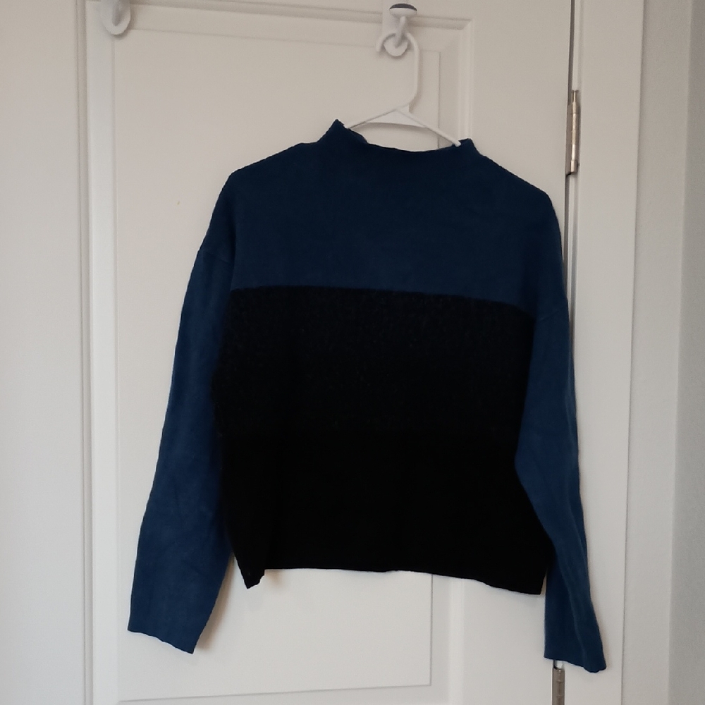 Anne Klein Blue and Black Turtleneck Sweater